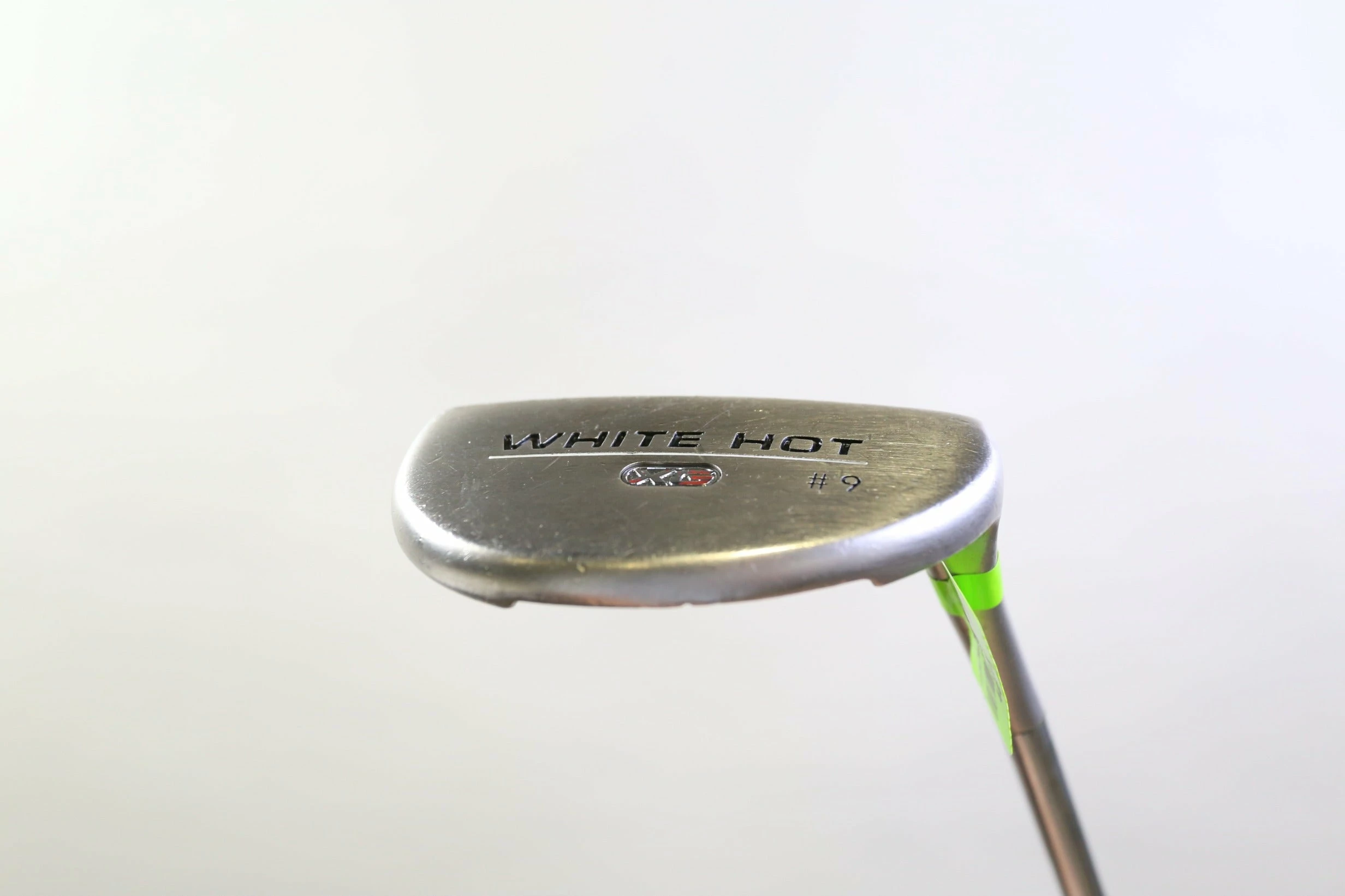 Odyssey White Hot XG #9 Putter RH 33.25 In Steel Shaft Oncourse Grip Mid-Mallet 1 Odyssey White Hot XG #9 Putter RH 33.25 In Steel Shaft Oncourse Grip Mid-Mallet