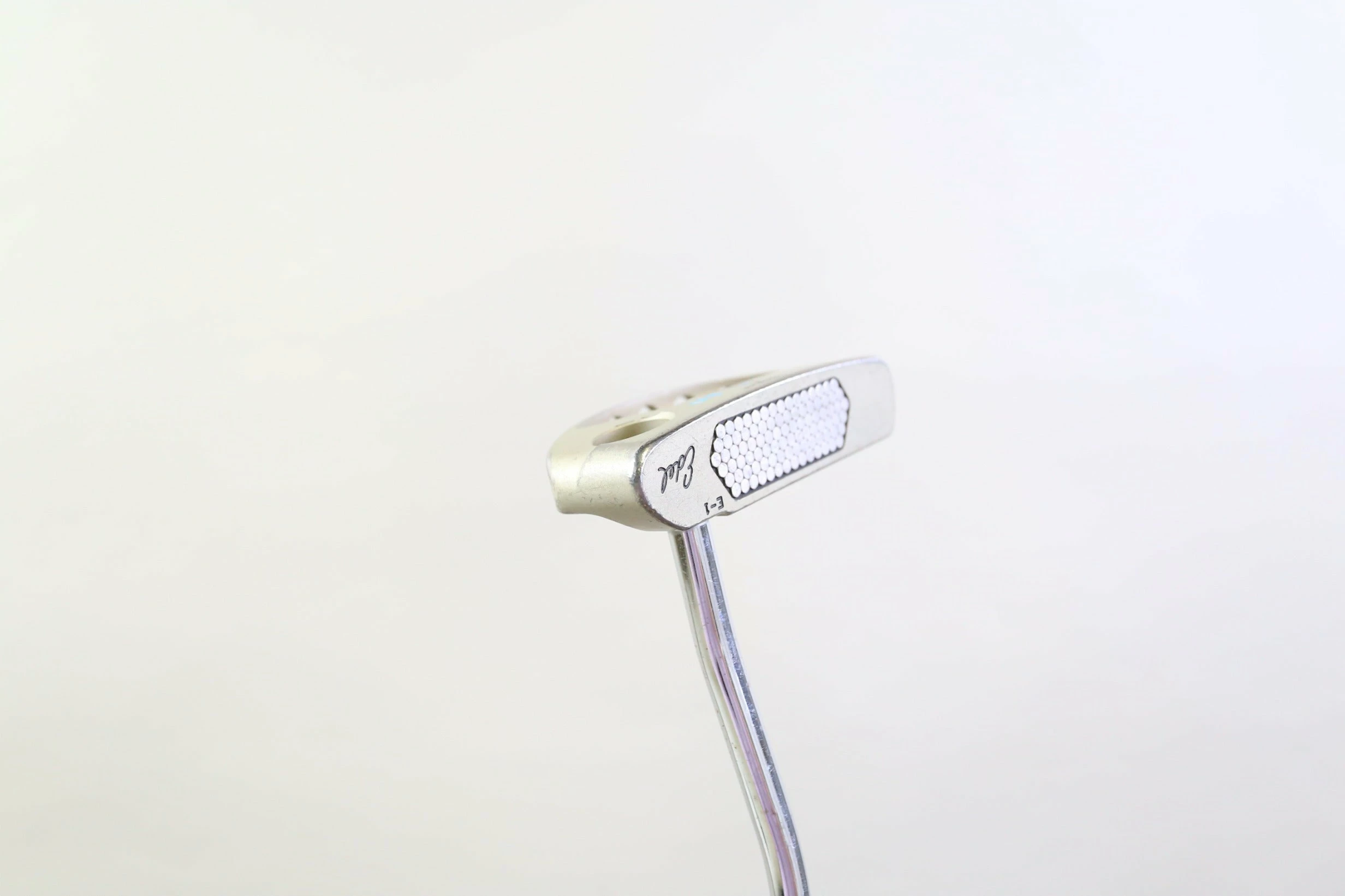 Edel E-1 Torque Balanced BY1 Platinum Putter 33 In Ping Pistol Grip 4 Edel E-1 Torque Balanced BY1 Platinum Putter 33 In Ping Pistol Grip - Image 4