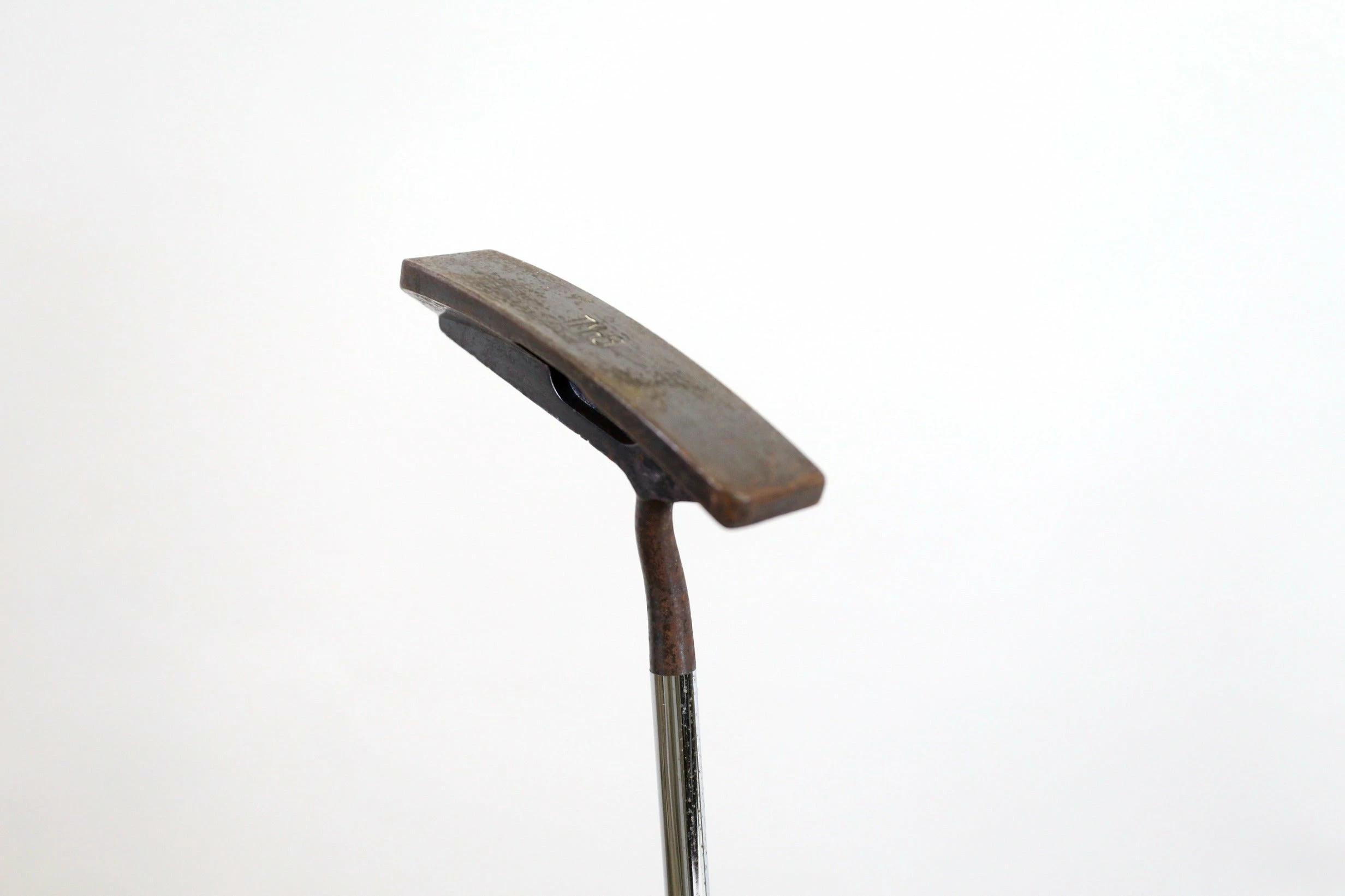 MaxFli Tad Moore TM-8 Putter RH 34 In Steel Shaft Crown Jumbo Pistol Grip 2 MaxFli Tad Moore TM-8 Putter RH 34 In Steel Shaft Crown Jumbo Pistol Grip - Image 2