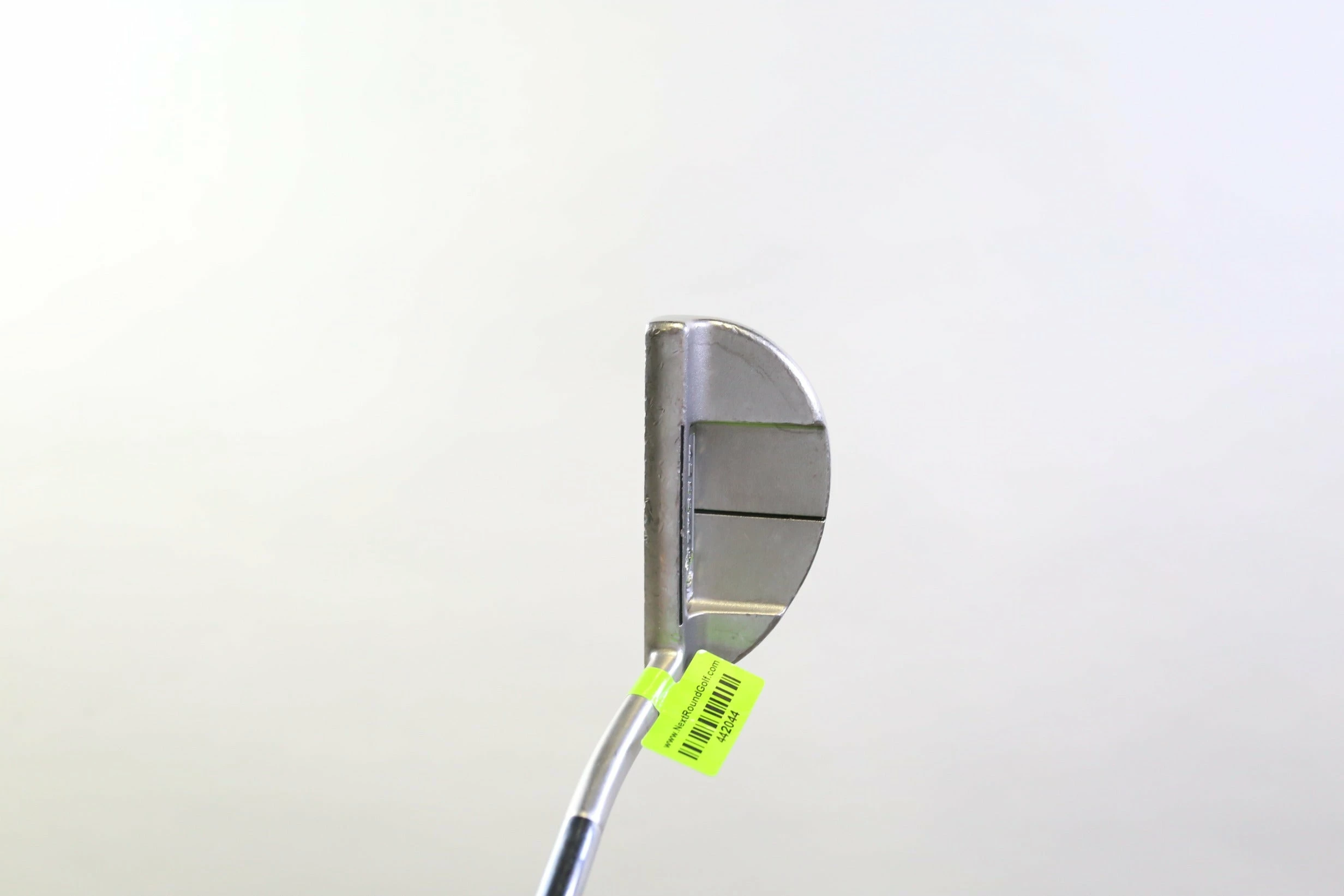 Odyssey White Hot XG #9 Putter RH 33.25 In Steel Shaft Oncourse Grip Mid-Mallet 6 Odyssey White Hot XG #9 Putter RH 33.25 In Steel Shaft Oncourse Grip Mid-Mallet - Image 6